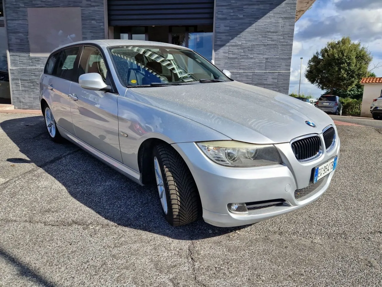 BMW 3 Series 2011 photo 3