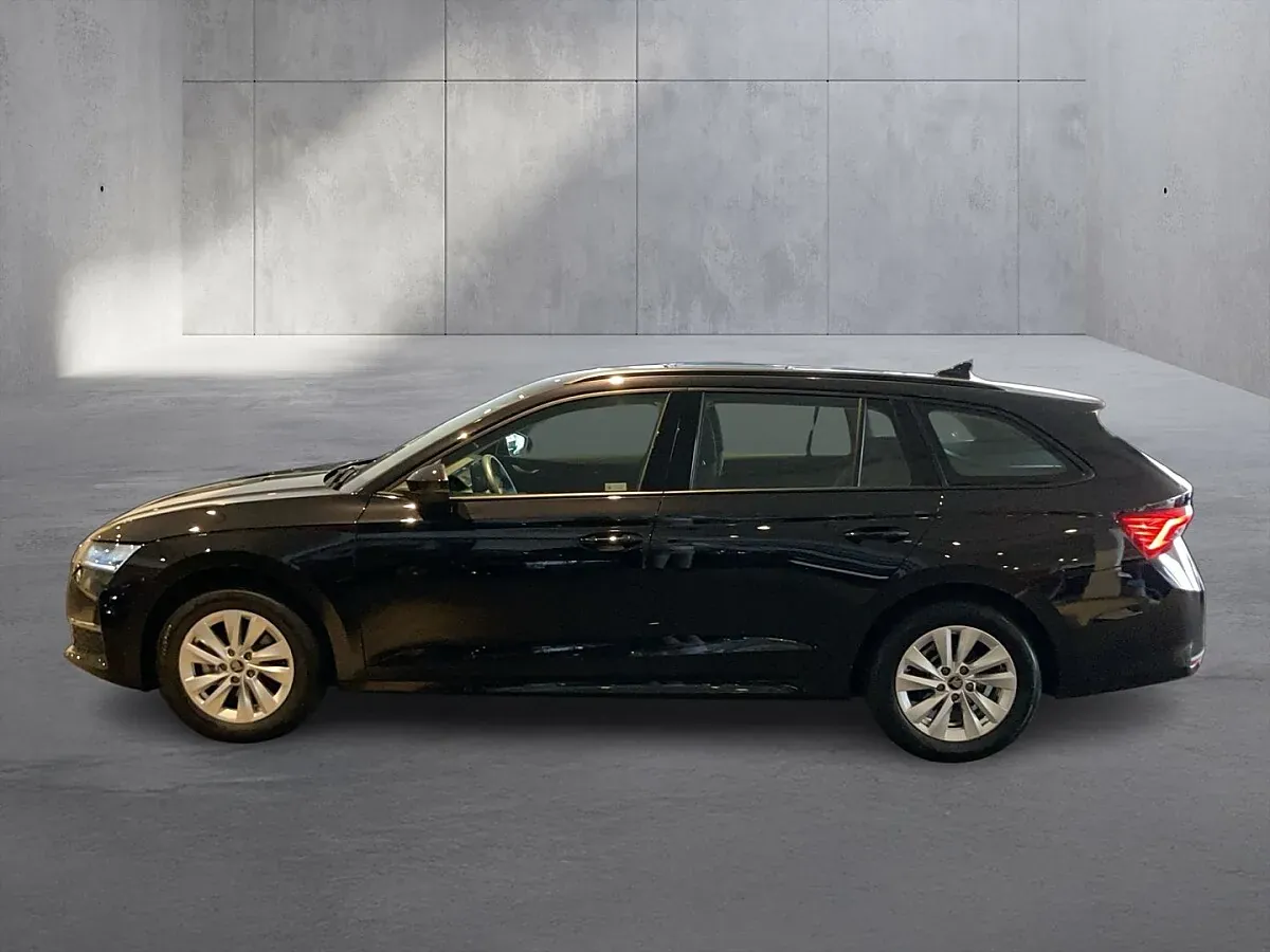 Skoda Octavia 2025 photo 2