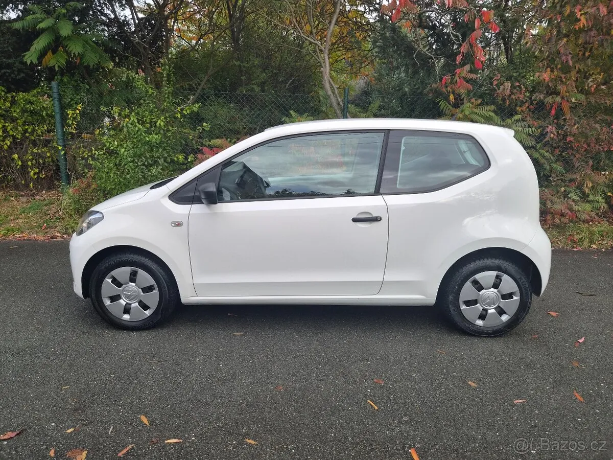Volkswagen Up 2012 photo 2