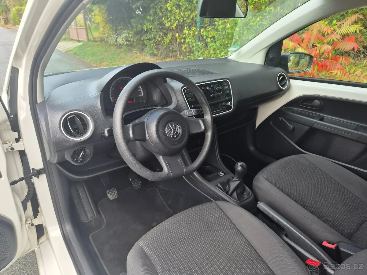 Volkswagen Up 2012 photo 4