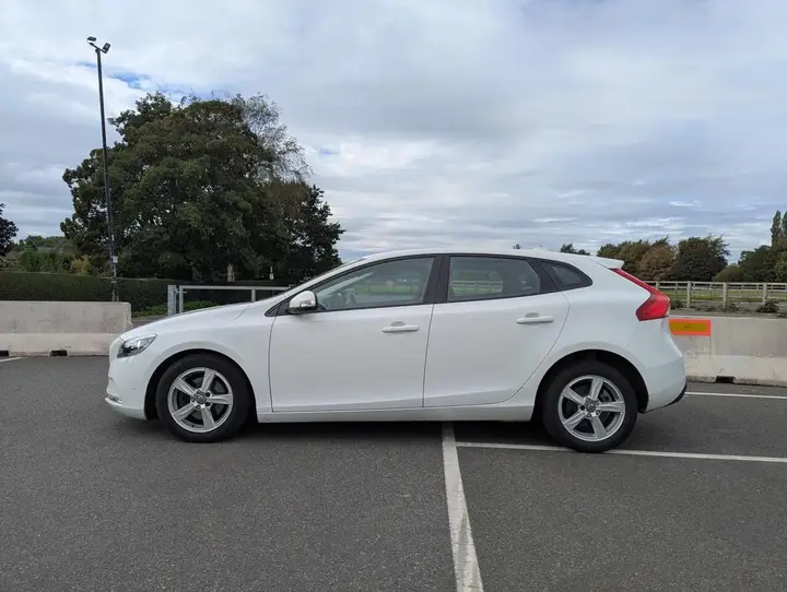Volvo V40 2016 photo 2