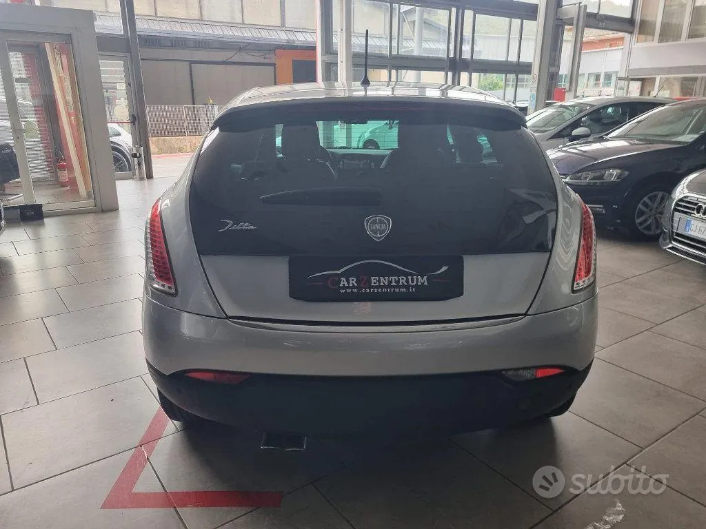 Lancia Delta 2011 photo 4
