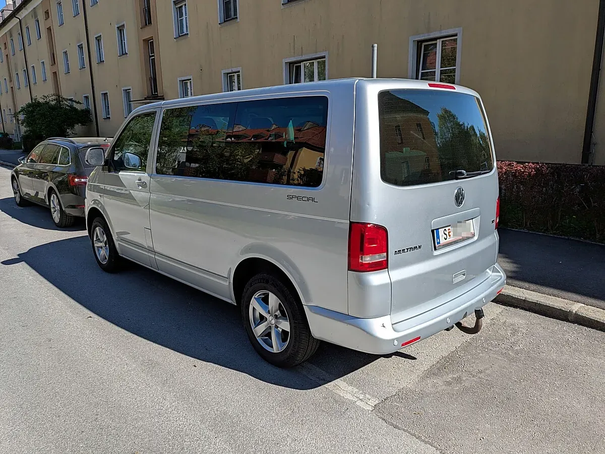 Volkswagen Multivan 2012 photo 3