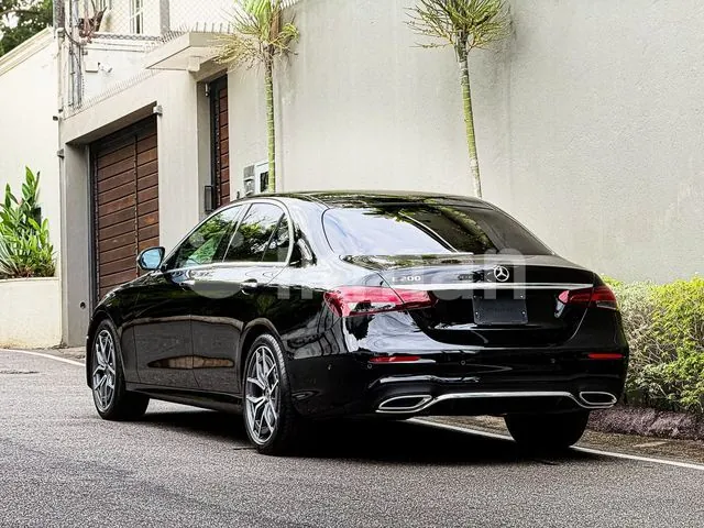 Mercedes-Benz E200 2023 photo 3
