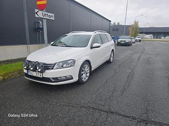 Volkswagen Passat 2012 photo 2