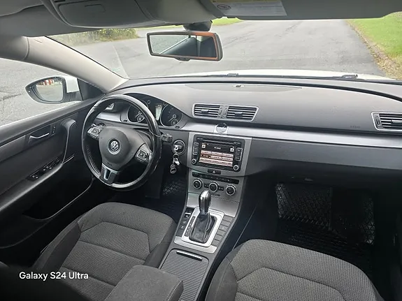 Volkswagen Passat 2012 photo 5