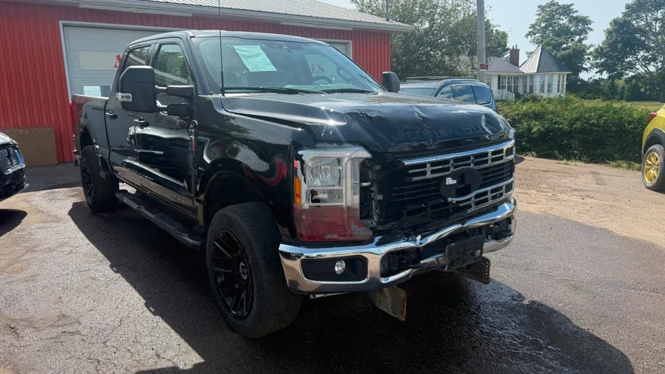 Ford F250 2023 photo 3