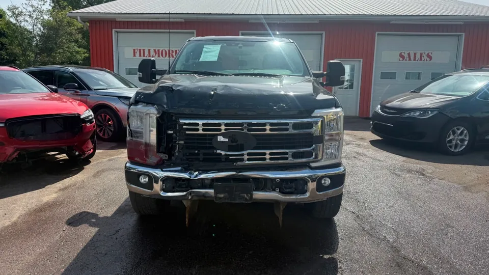 Ford F250 2023 photo 2