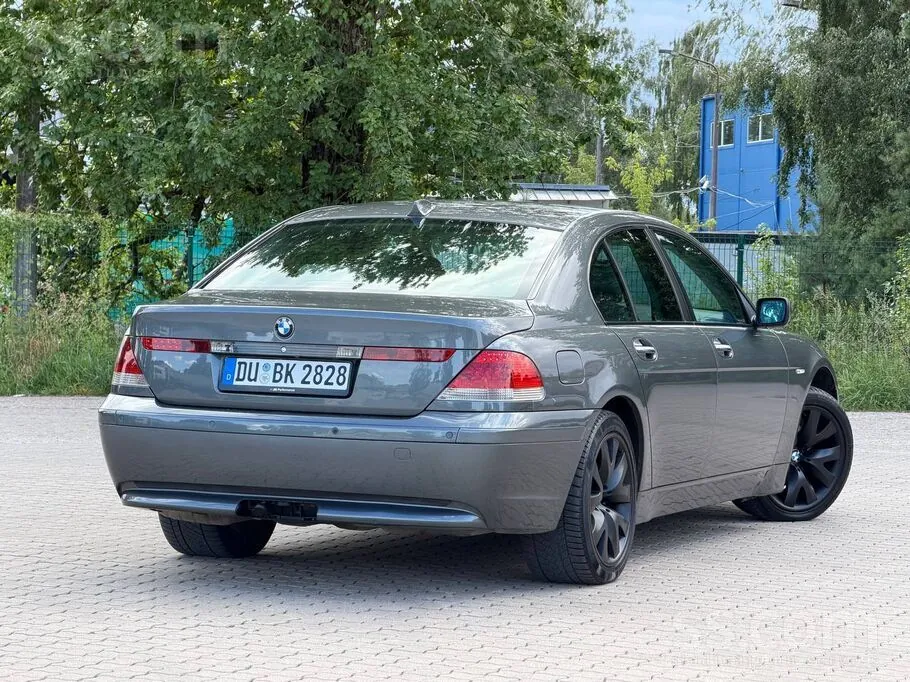 BMW 730D 2004 photo 2