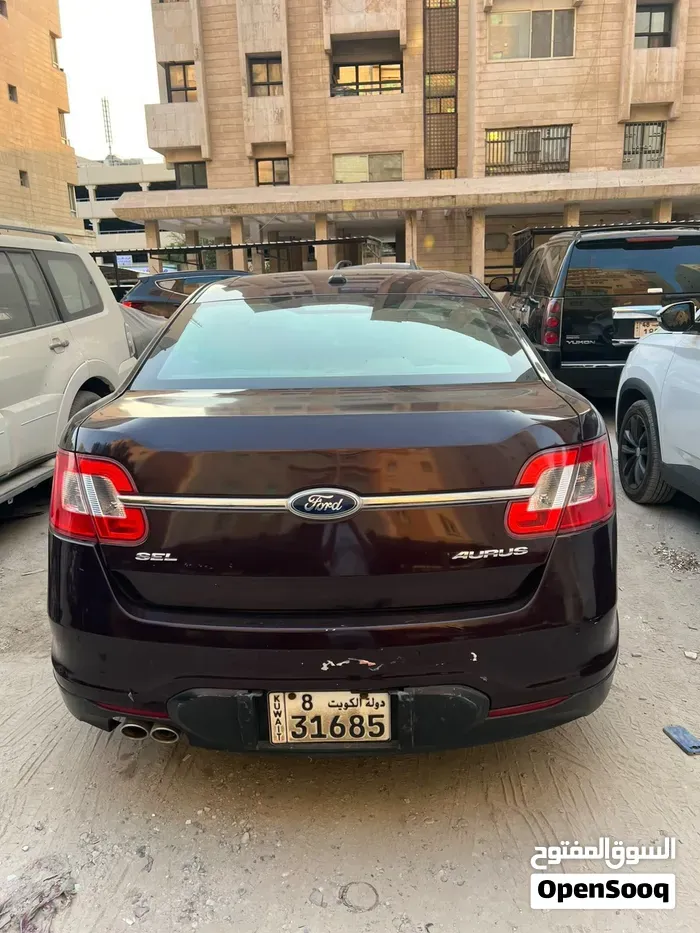 Ford Taurus 2011 photo 3