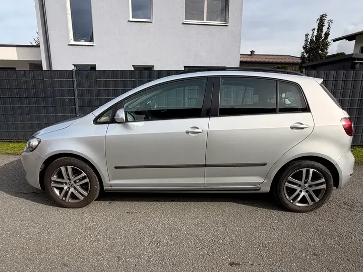 Volkswagen Golf Plus 2011 photo 2