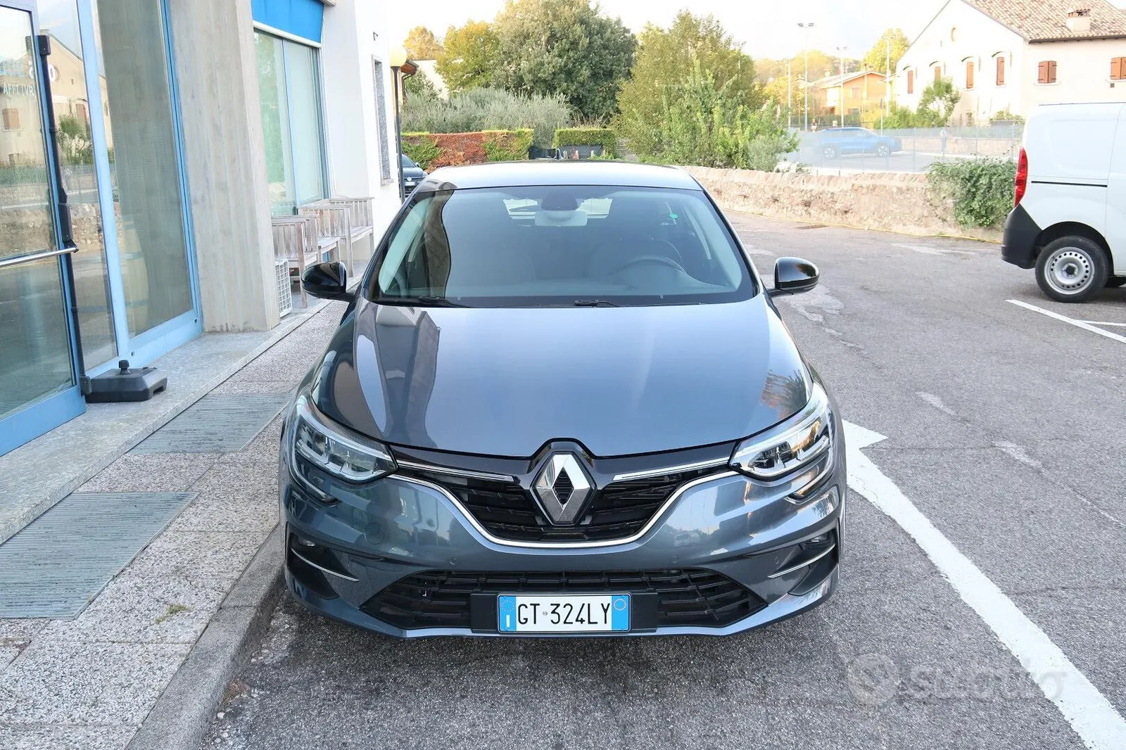 Renault Megane Sporter 2024 photo 2