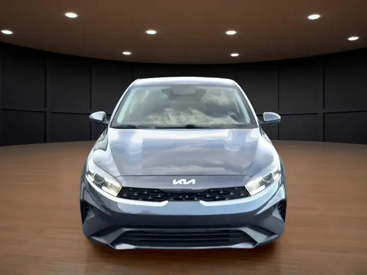 Kia Forte 2023 photo 2