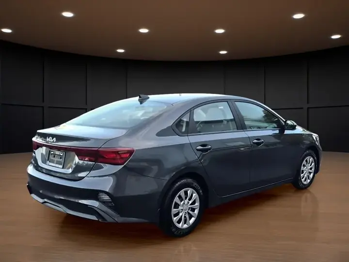Kia Forte 2023 photo 5