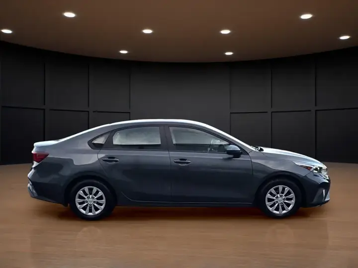 Kia Forte 2023 photo 4