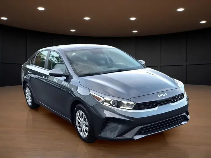 Kia Forte 2023 photo 3