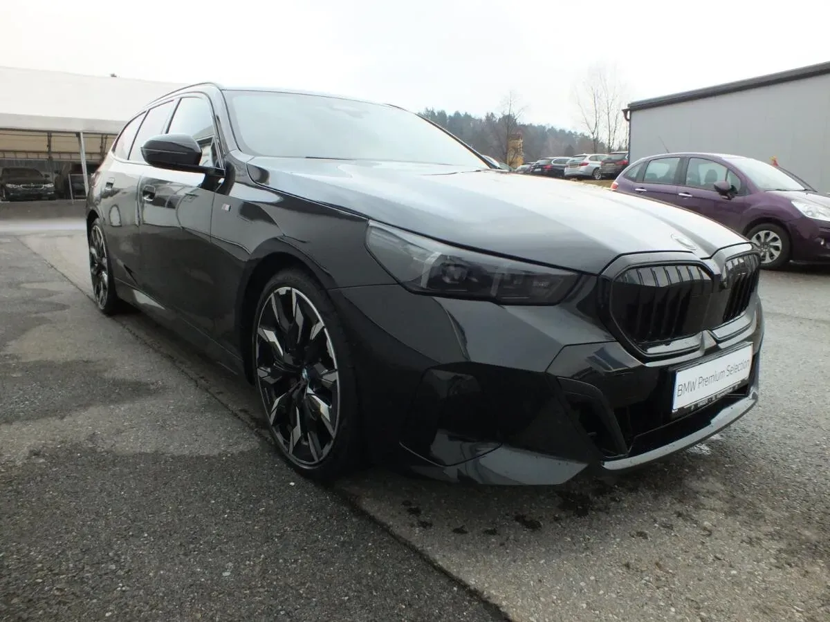 BMW 5 Series 2024 photo 2