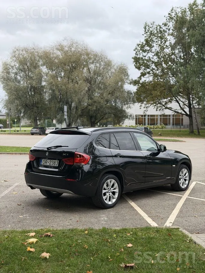 BMW X1 2011 photo 2