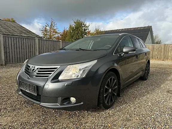 Toyota Avensis 2011 photo 2