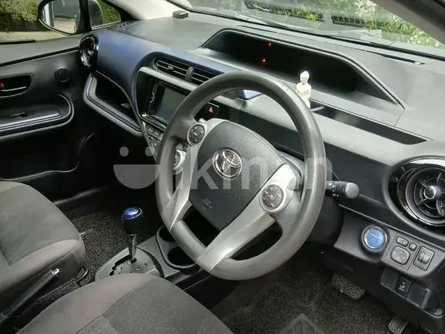 Toyota Aqua 2015 photo 5