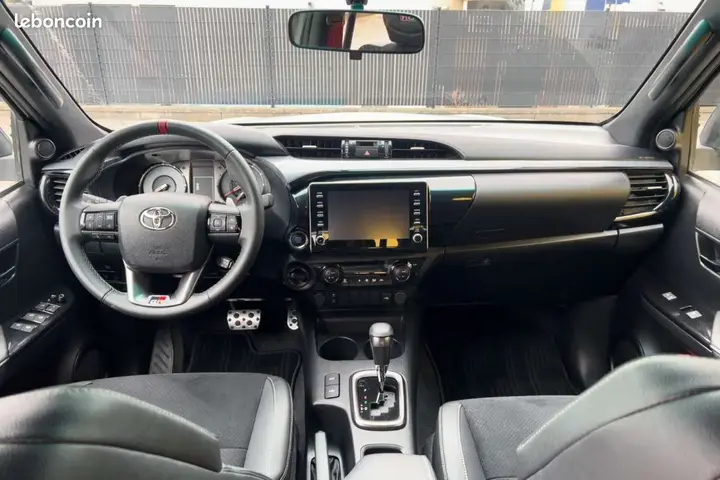 Toyota Hilux 2026 photo 3