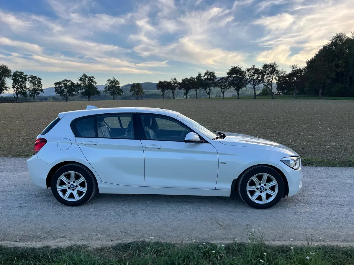 BMW 1 Series 2012 photo 2