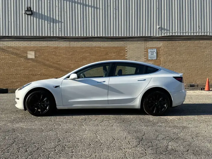 Tesla Model 3 2019 photo 3