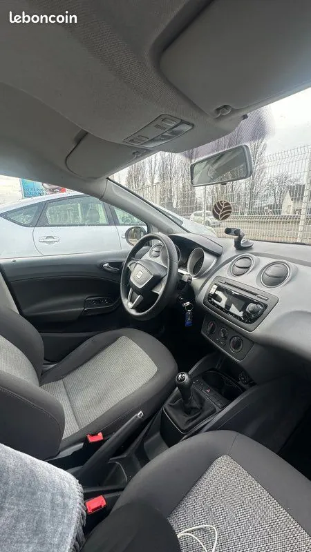 Seat Ibiza 2010 photo 3