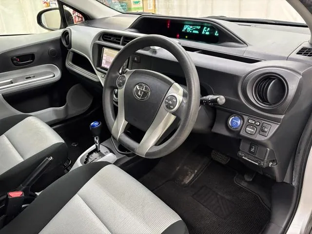 Toyota Aqua S 2012 photo 3