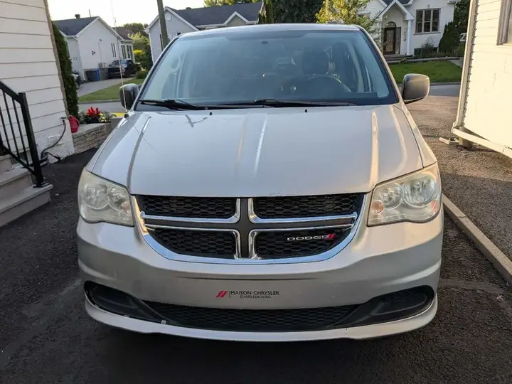 Dodge Caravan 2012 photo 5