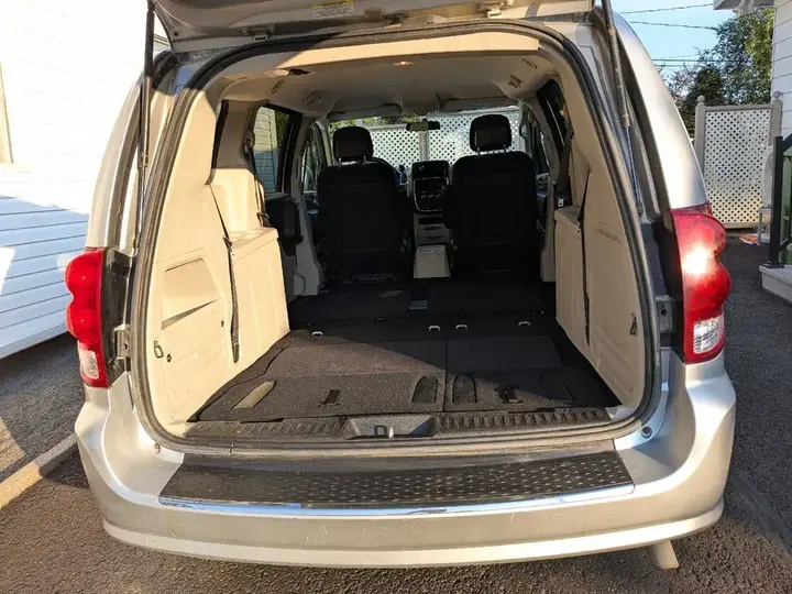 Dodge Caravan 2012 photo 4