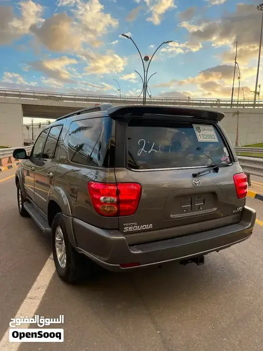 Toyota Sequoia 2004 photo 3