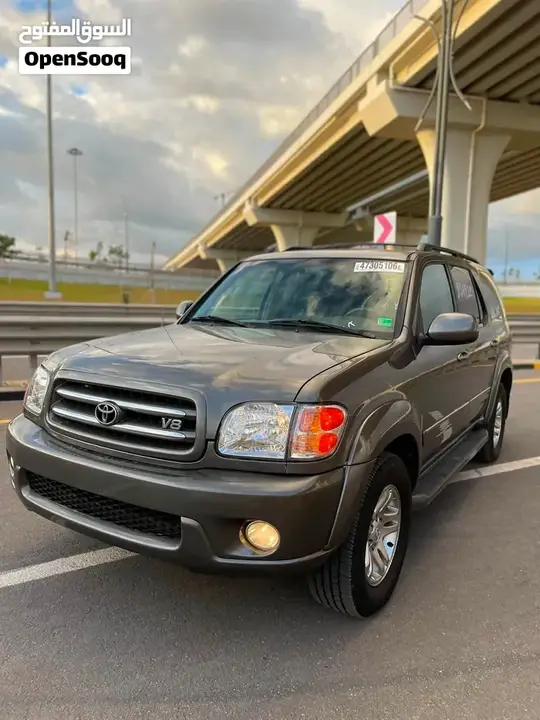 Toyota Sequoia 2004 photo 2
