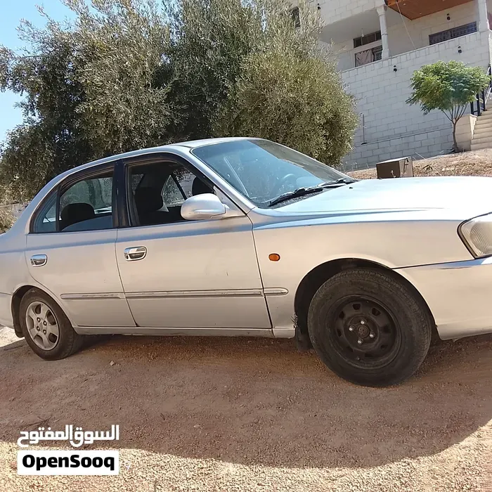 Hyundai Verna 2000 photo 2
