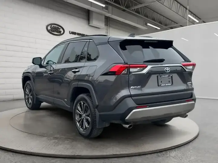 Toyota Rav4 2024 photo 3
