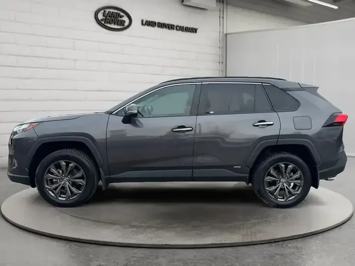 Toyota Rav4 2024 photo 2