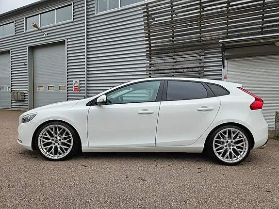 Volvo V40 2017 photo 2