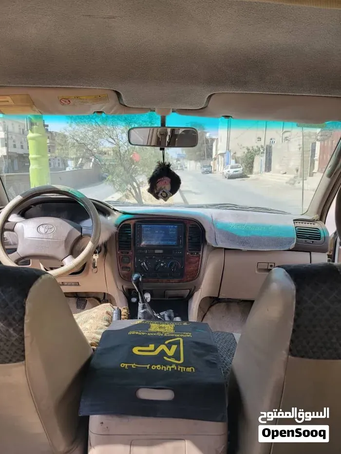 Toyota Land Cruiser 2002 photo 2