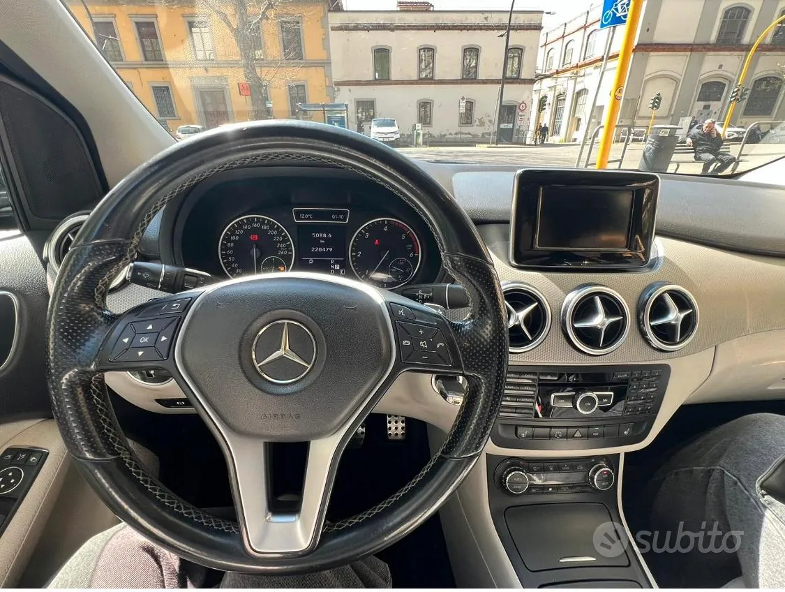 Mercedes-Benz B-Class 2013 photo 4