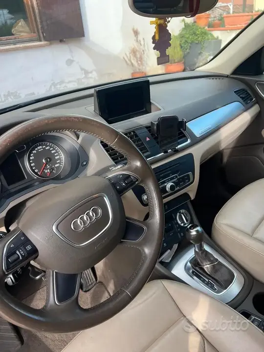 Audi Q3 2012 photo 5