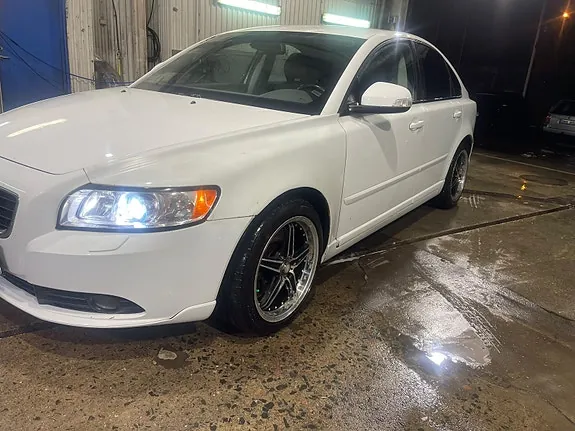 Volvo S40 2010 photo 4