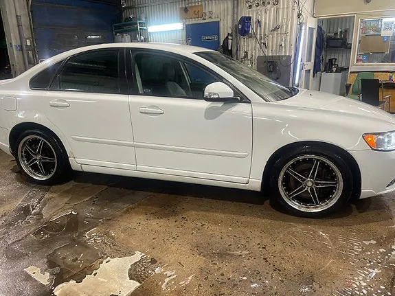 Volvo S40 2010 photo 3
