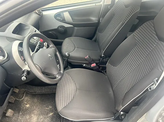 Peugeot 107 2012 photo 5