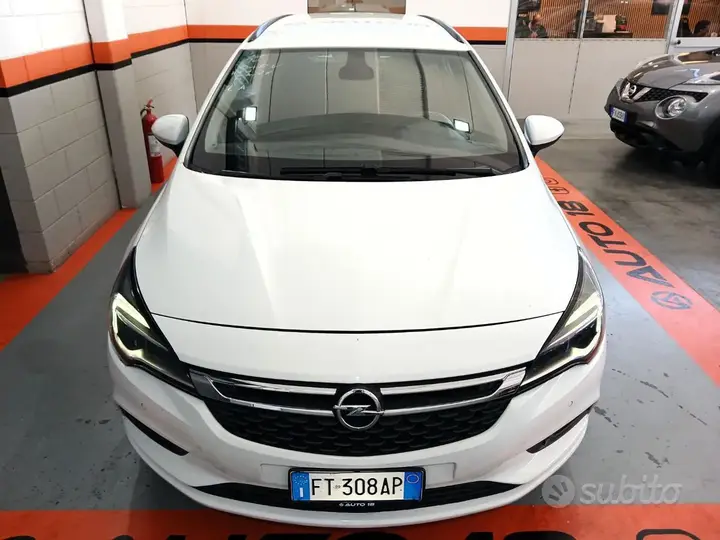 Opel Astra 2018 photo 2