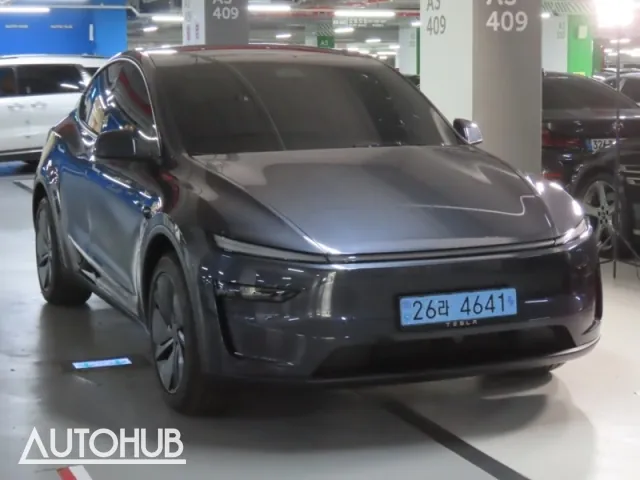 Tesla Model Y 2026 photo 2