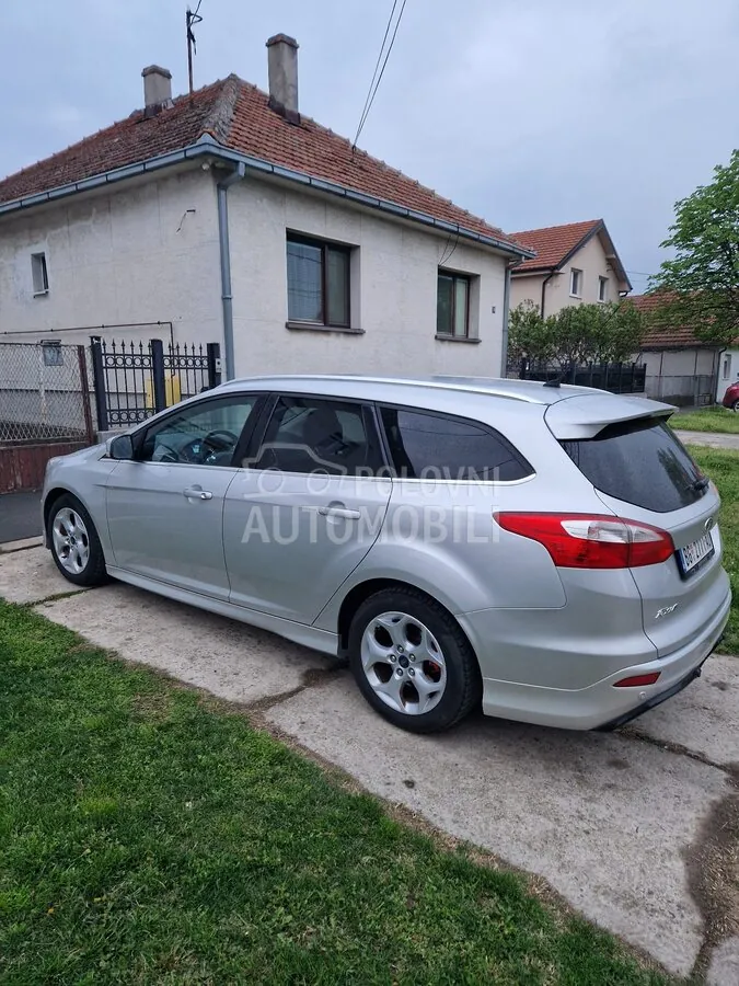 Ford Focus 2014 photo 3