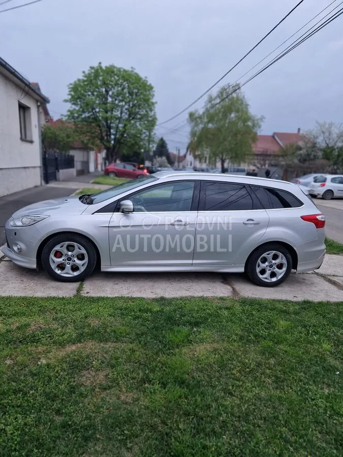 Ford Focus 2014 photo 2