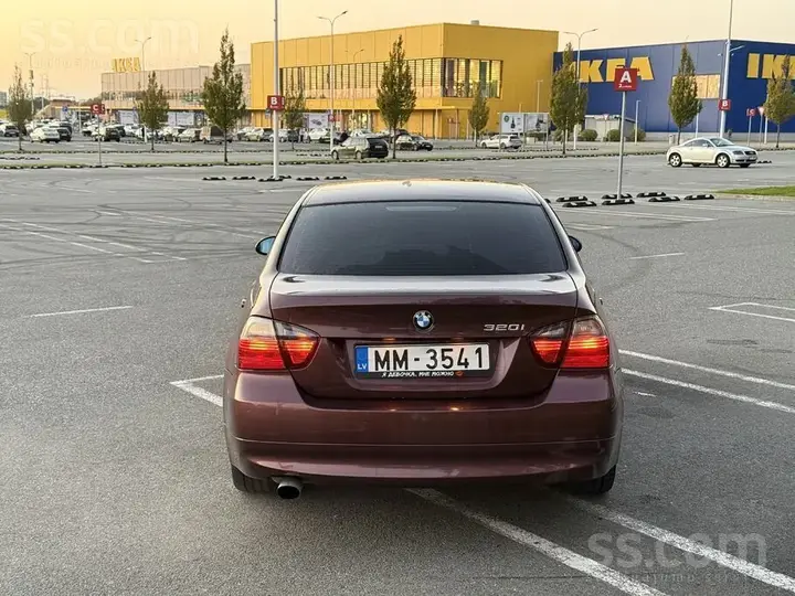 BMW 320I 2006 photo 4