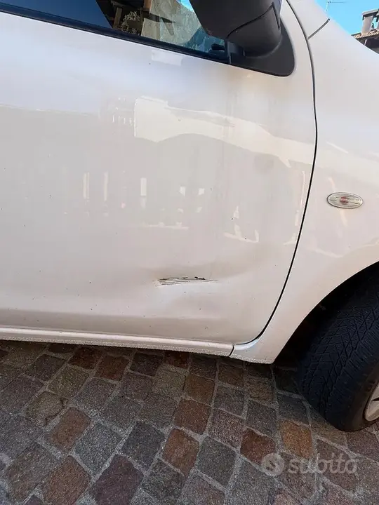 Nissan Micra 2016 photo 5