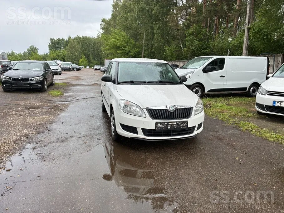 Skoda Fabia 2012 photo 5